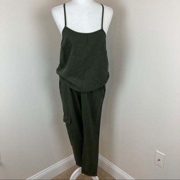 Motherhood Maternity Army Green Cargo Jumpsuit NWT - Picture 4 of 15